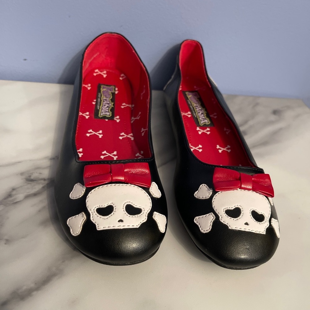 FUNtasma Punk-14 Black Slip-on Flats Shoe Size 8 Pirate Skull & Bones Cross Bow